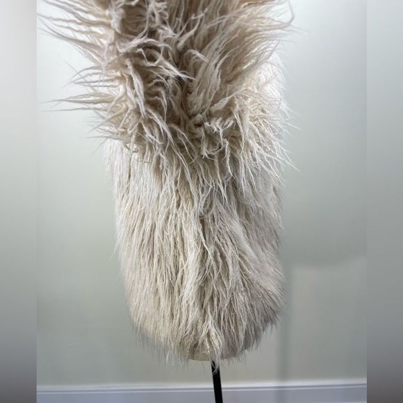 LIGHT fluffy ZARA BASICS woman’s jacket || Size Small || Zara light coat fall - Picture 6 of 13